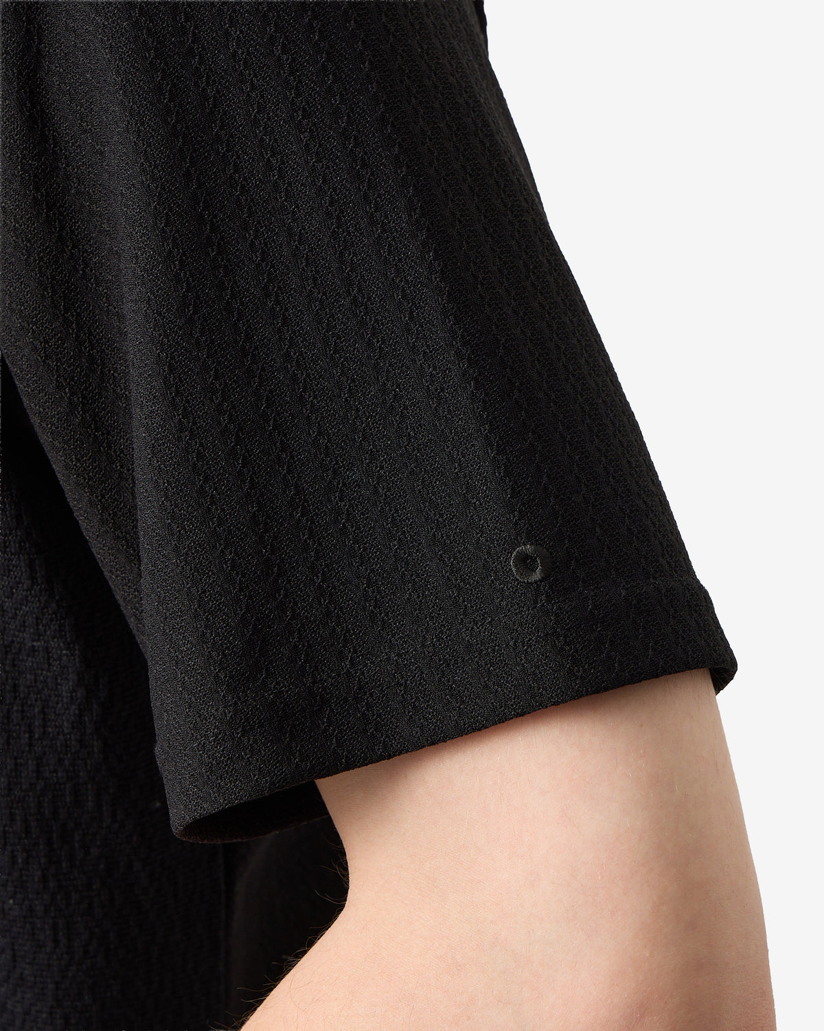 NAG SIGNATURE MOCK NECK TEE