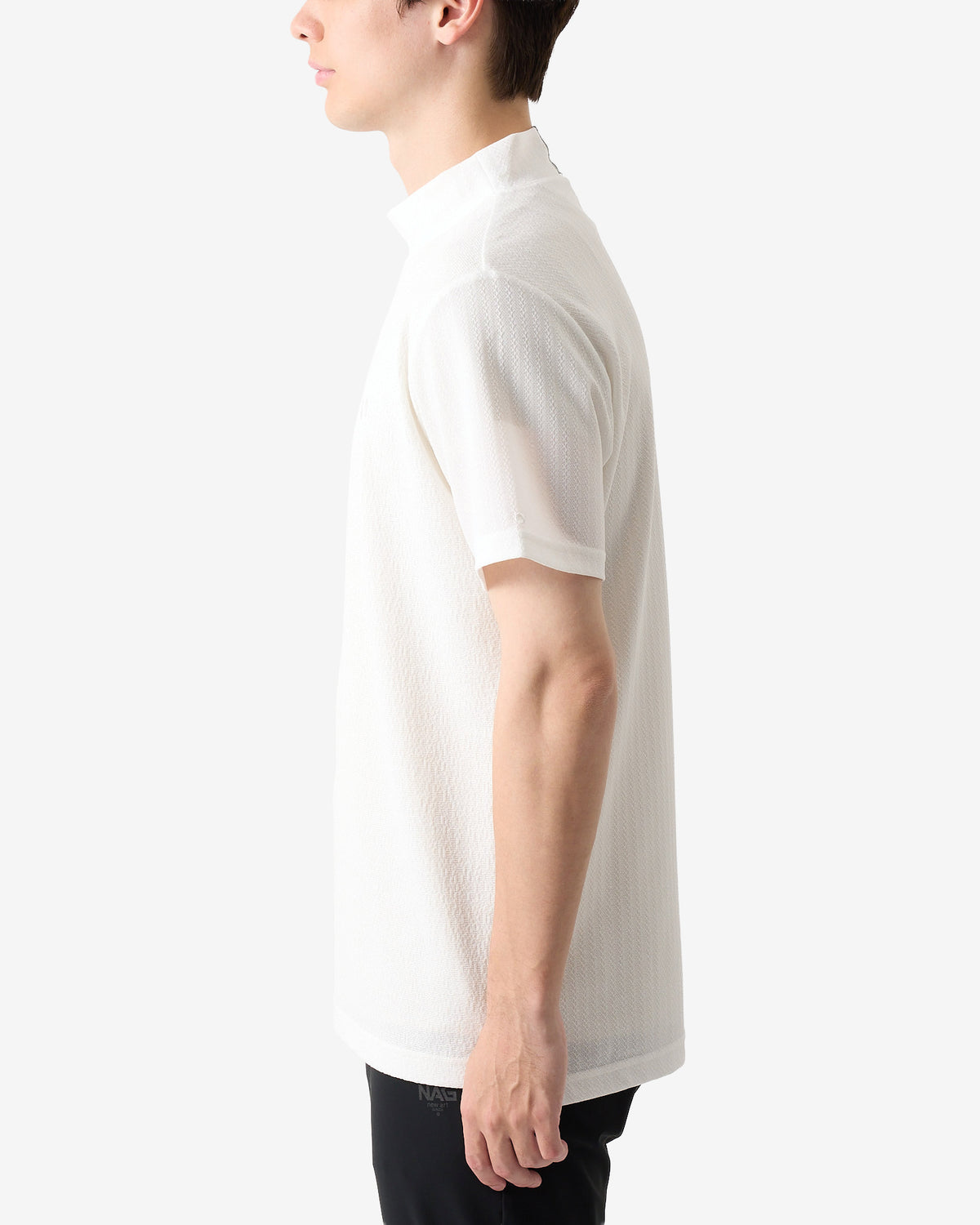 NAG SIGNATURE MOCK NECK TEE