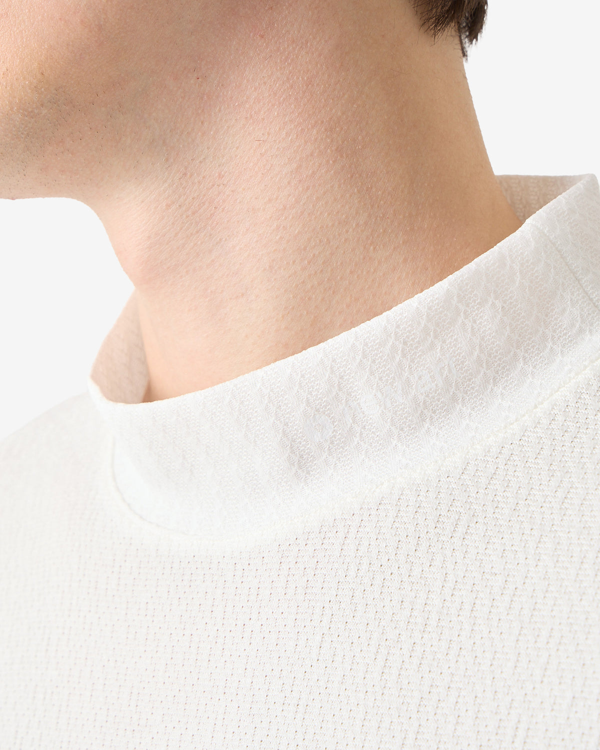 NAG SIGNATURE MOCK NECK TEE