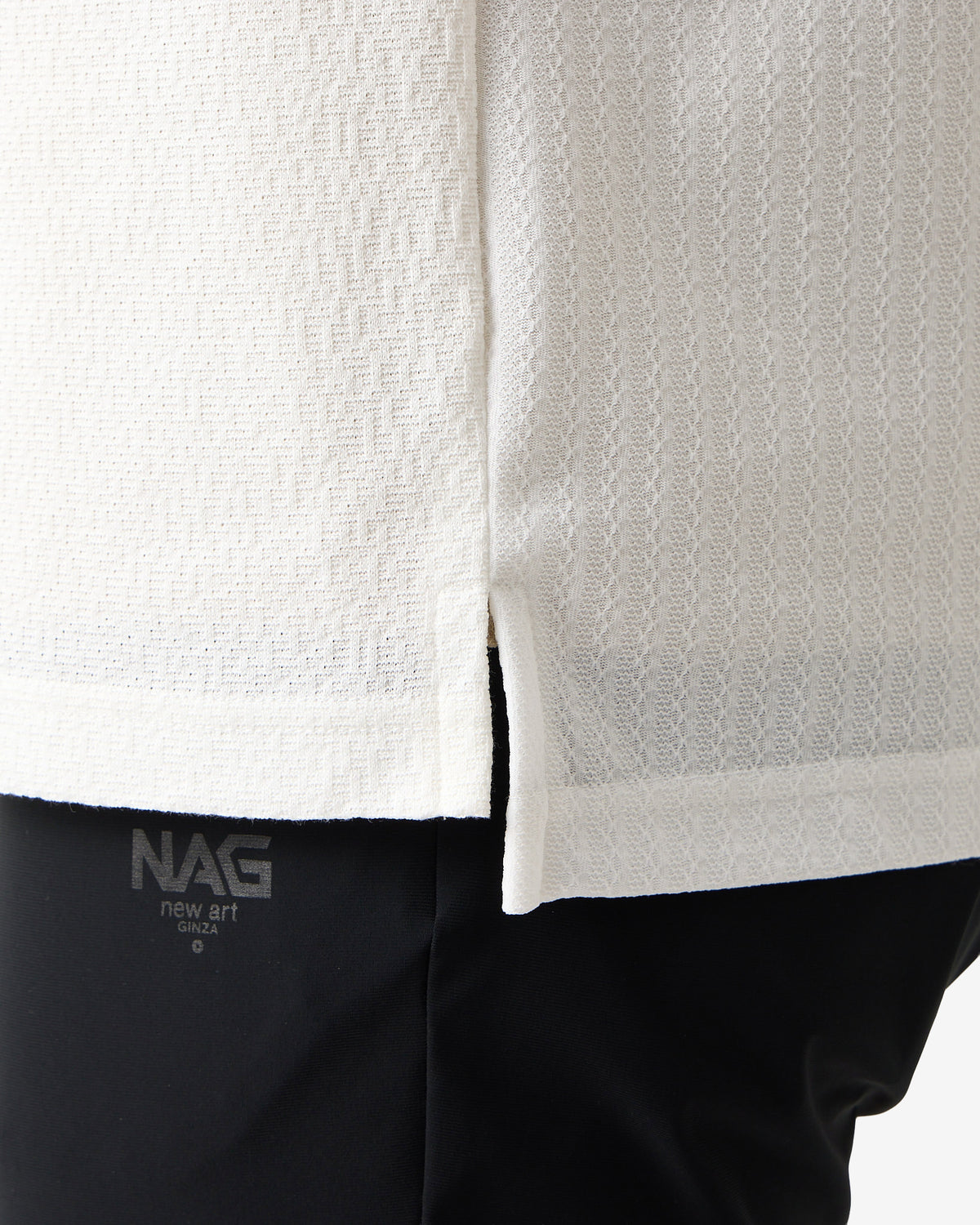 NAG SIGNATURE MOCK NECK TEE