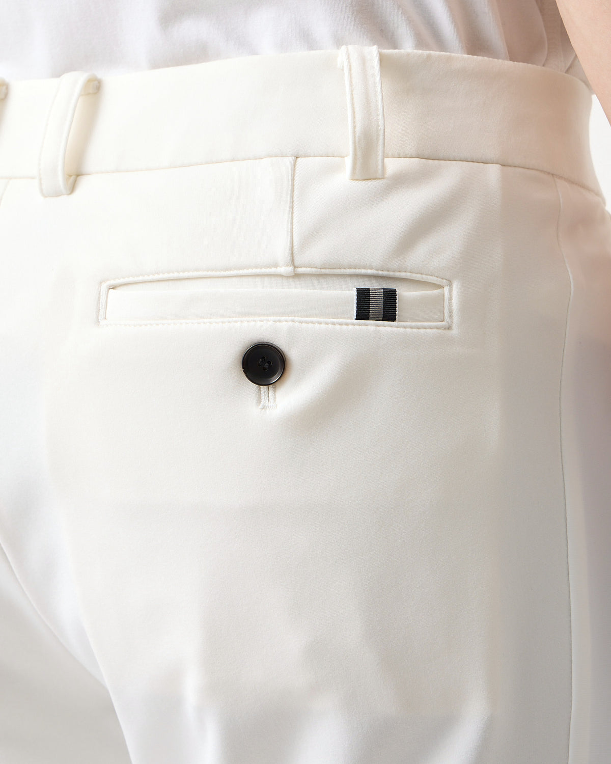 NAG SIGNATURE TAPERED PANTS