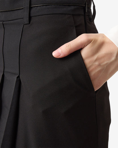PERFORMANCE PLEATED SKIRT